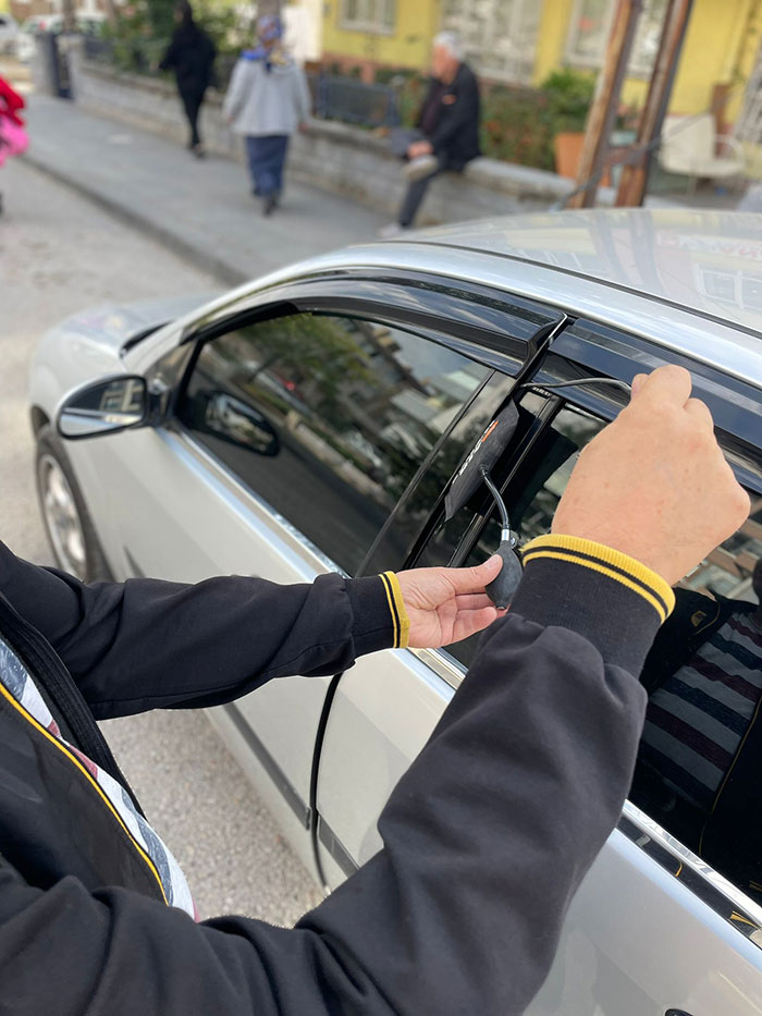 Çeşme Oto Kilitçisi